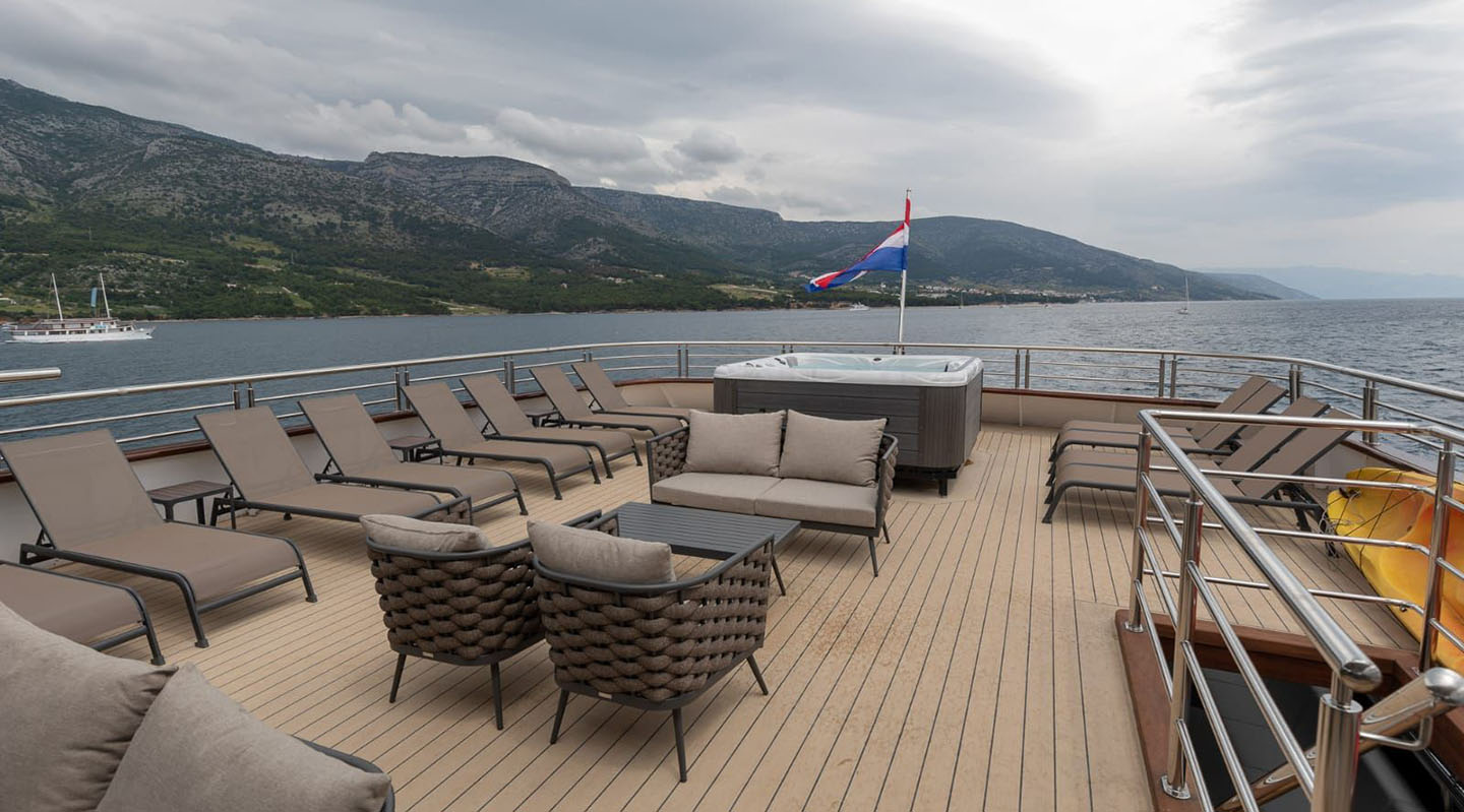 freedom yacht croatia price